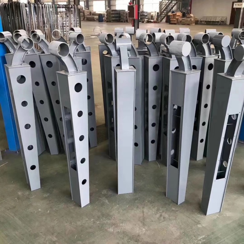 守護(hù)水域安全 雨湖、湘鄉(xiāng)、韶山河道護(hù)欄的專業(yè)制造與創(chuàng)新研發(fā)